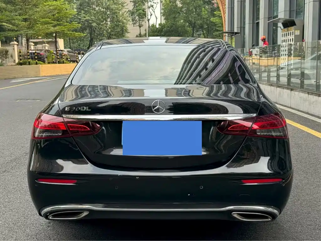 Mercedes-Benz E-Class — миниатюра 4