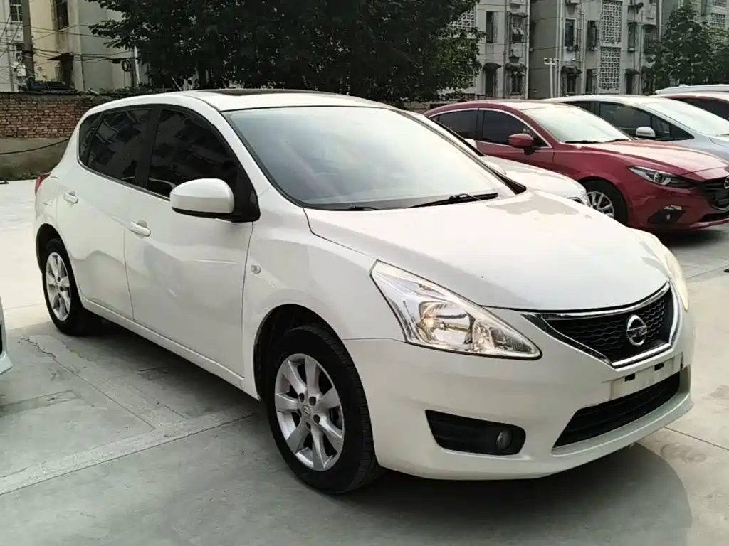 Nissan Tiida — миниатюра 4