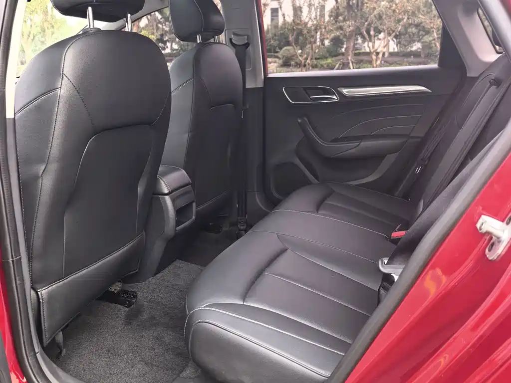 Roewe i6 Classic — миниатюра 5