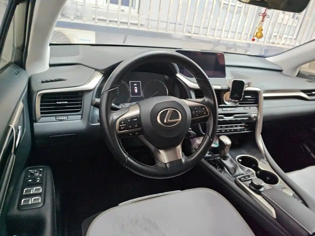Lexus RX — миниатюра 6