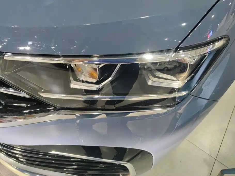 Volkswagen X — миниатюра 5