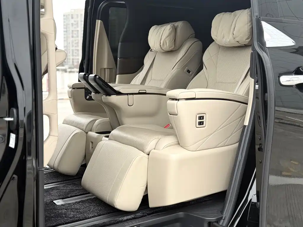 Toyota Vellfire 2024 2.5L Executive