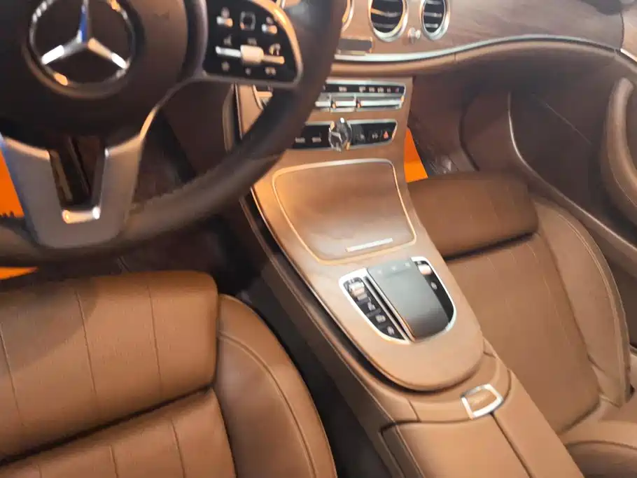 Mercedes-Benz E-Class — миниатюра 16