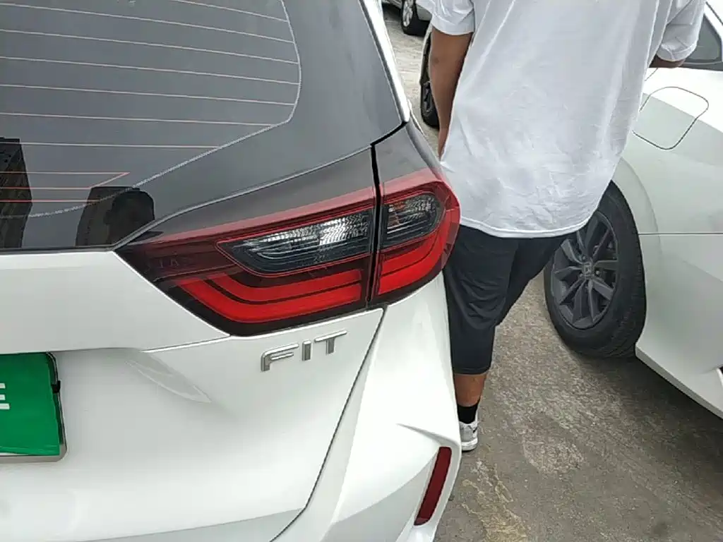 Honda Fit — миниатюра 8