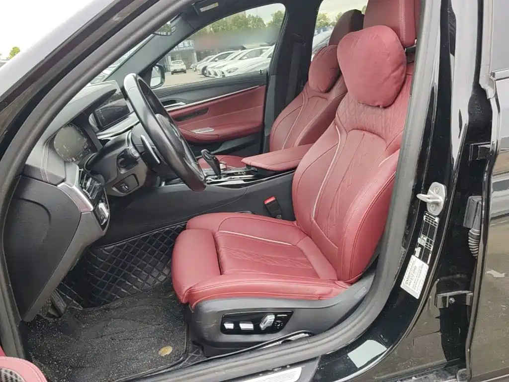 BMW 5 Series — миниатюра 15