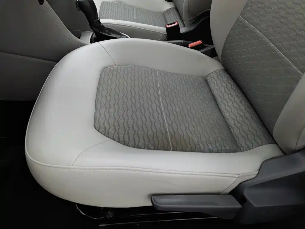 Skoda Rapid — миниатюра 20