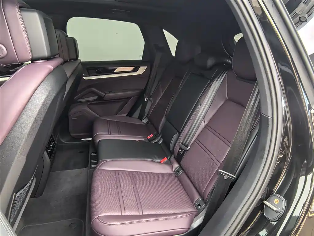 Porsche Cayenne — миниатюра 23