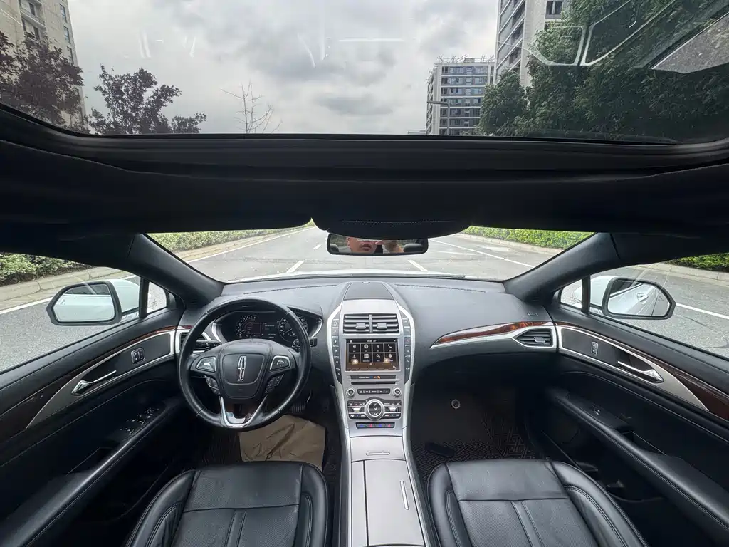 Lincoln MKZ — миниатюра 9