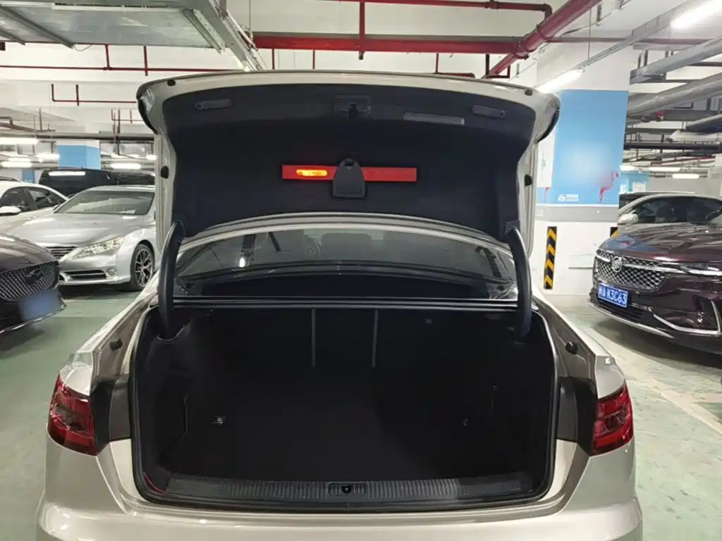 Audi A4L — миниатюра 19