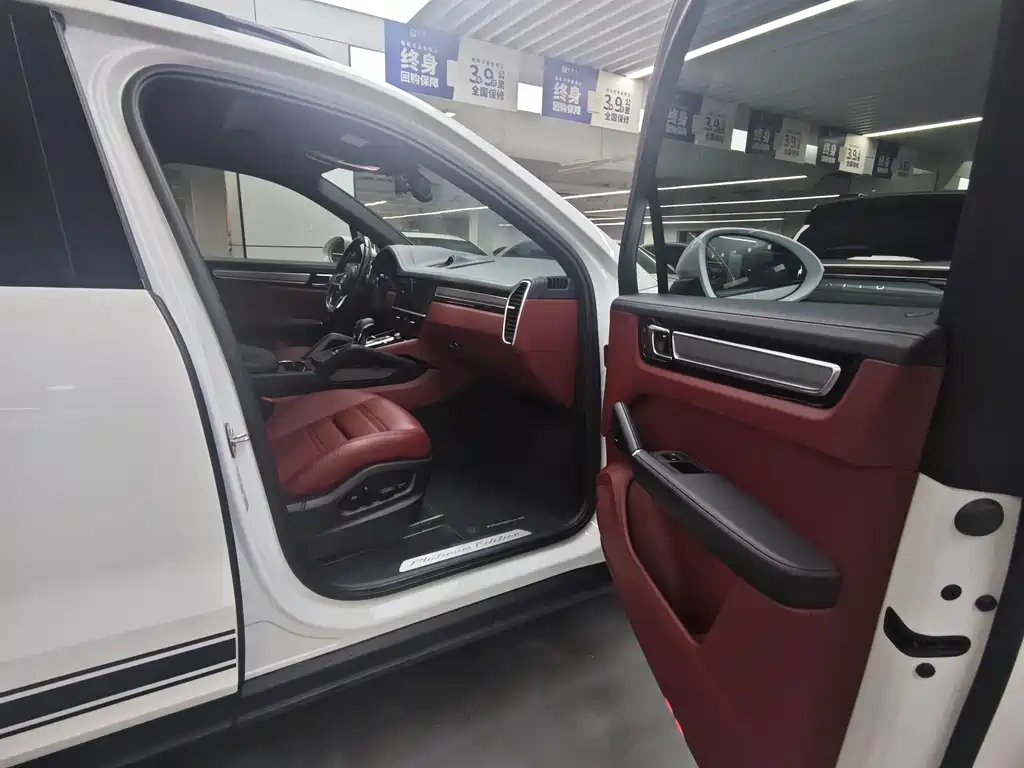Porsche Cayenne — миниатюра 8