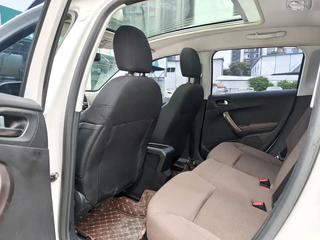 Peugeot 2008 — миниатюра 5
