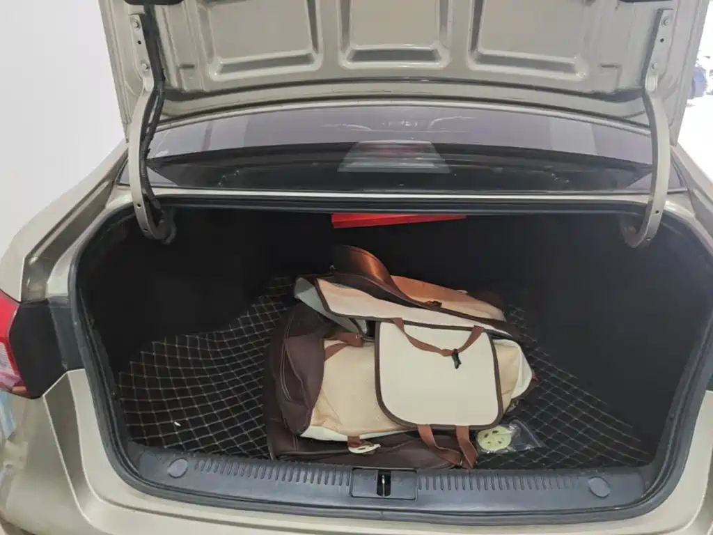 Roewe 360 — миниатюра 19