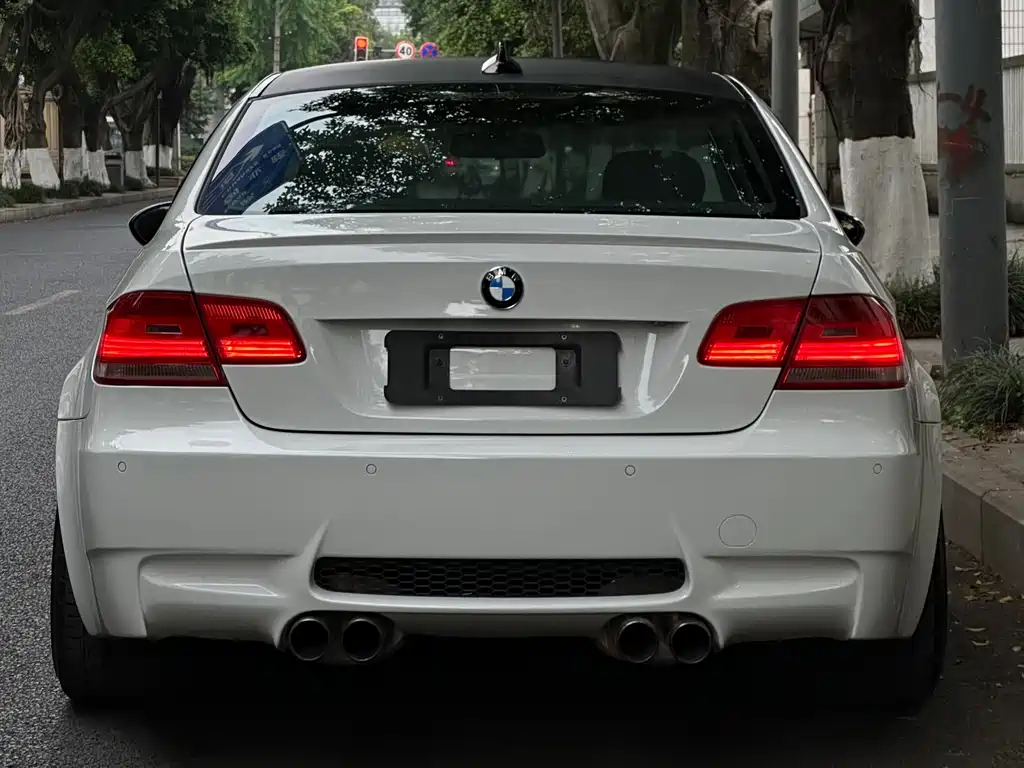 BMW M3 2010 M3 4.0L MT