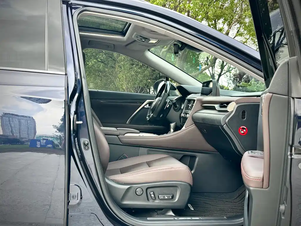 Lexus RX — миниатюра 10