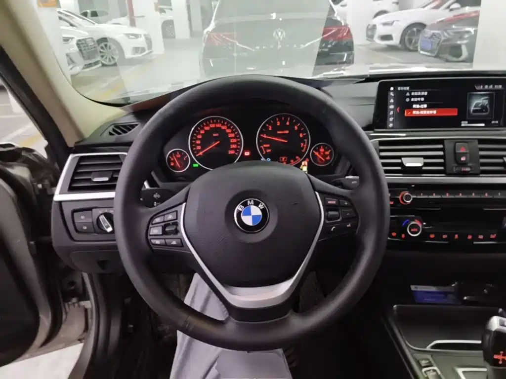 BMW 3 Series — миниатюра 11