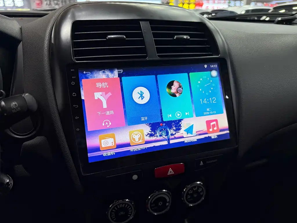 Mitsubishi ASX — миниатюра 12