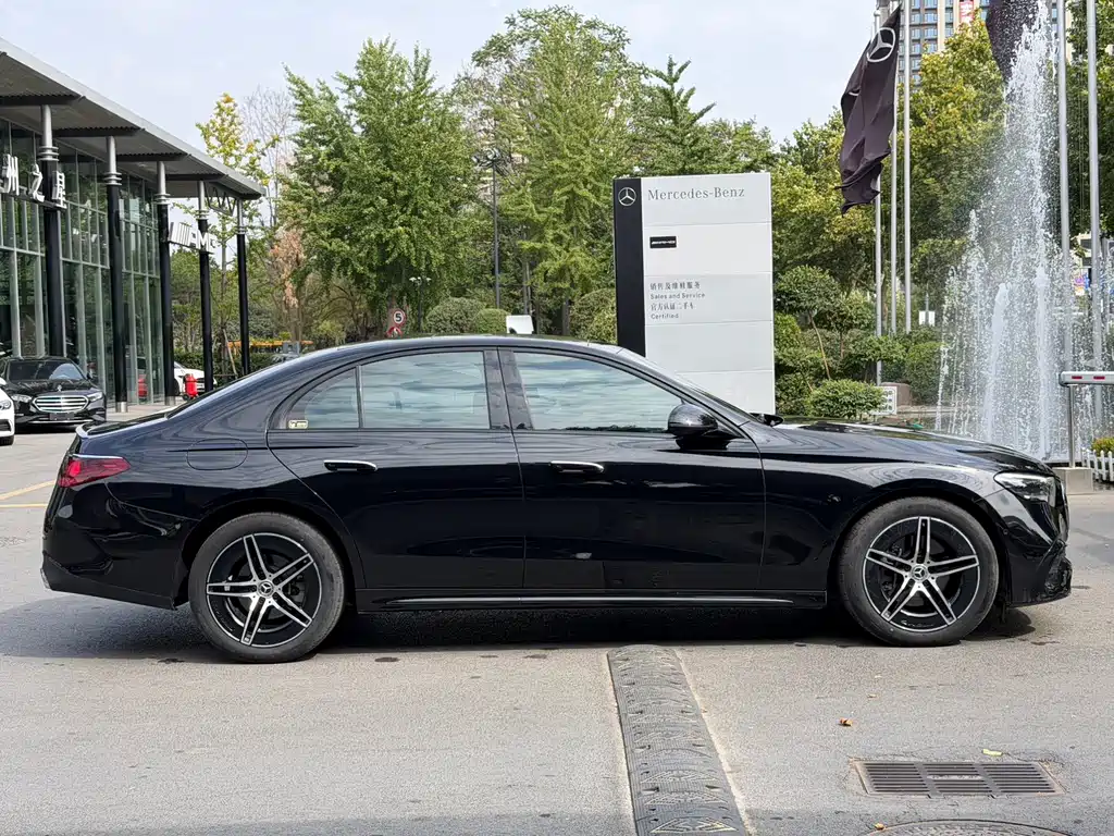 Mercedes-Benz E-Class (Import) — миниатюра 6