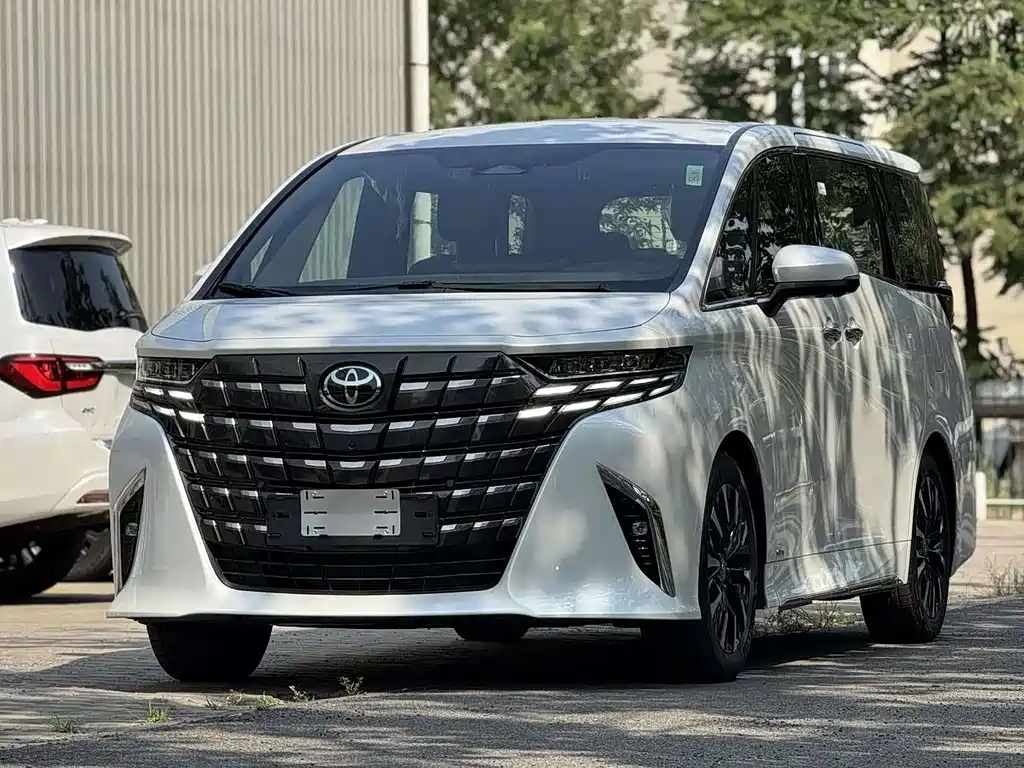 Toyota Alphard — миниатюра 2