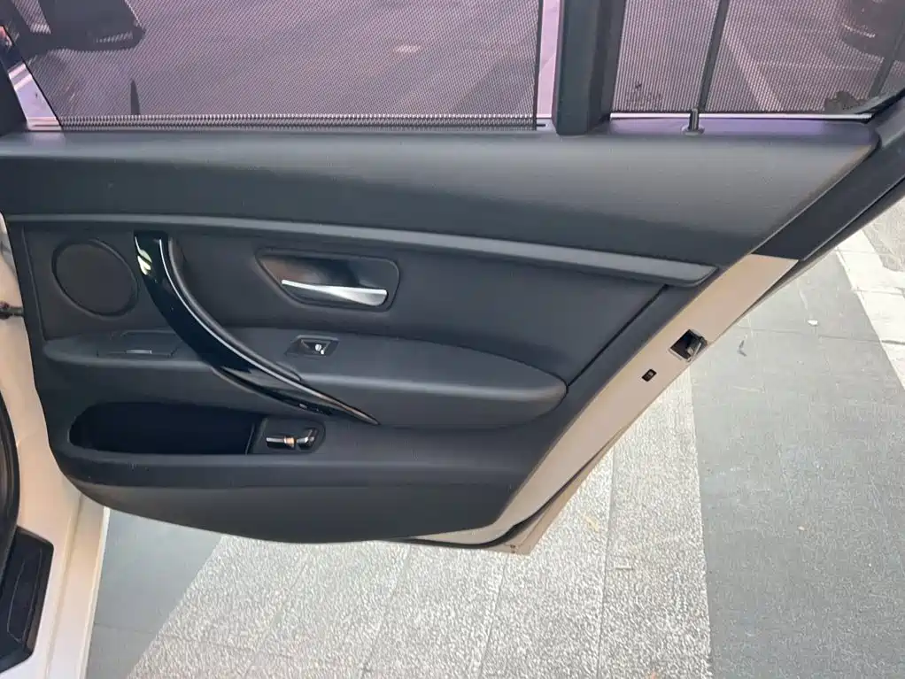 BMW 3 Series — миниатюра 14