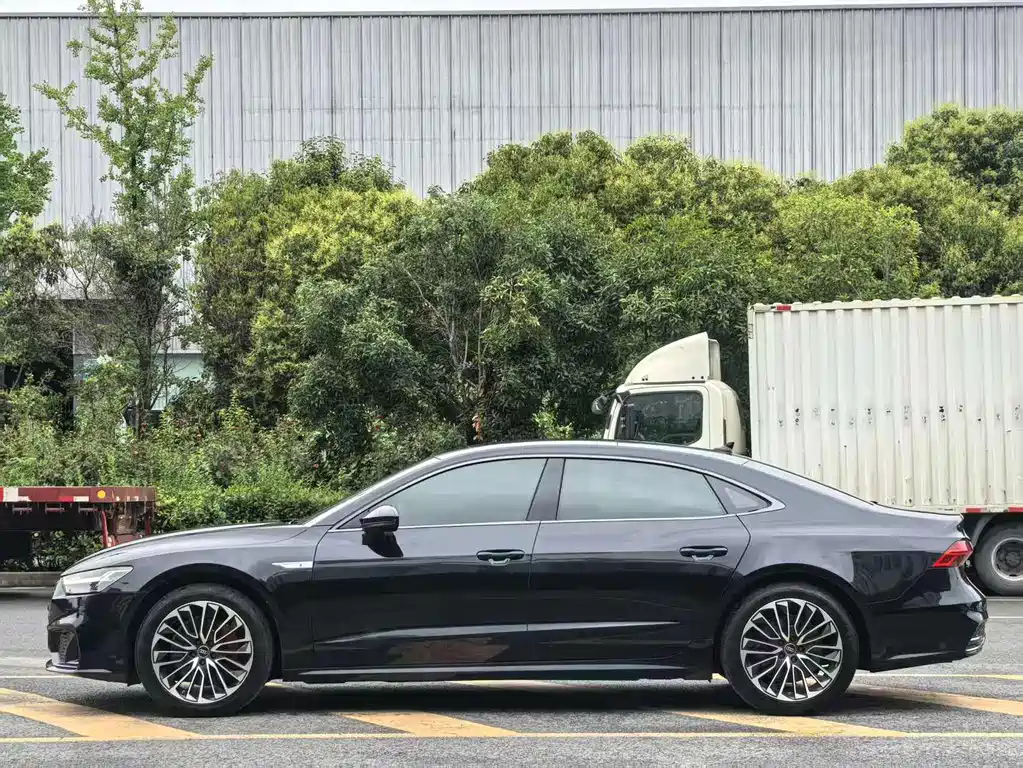 Audi A7L — миниатюра 7