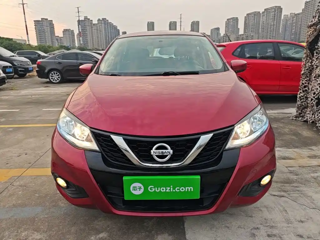 Nissan Tiida — миниатюра 3