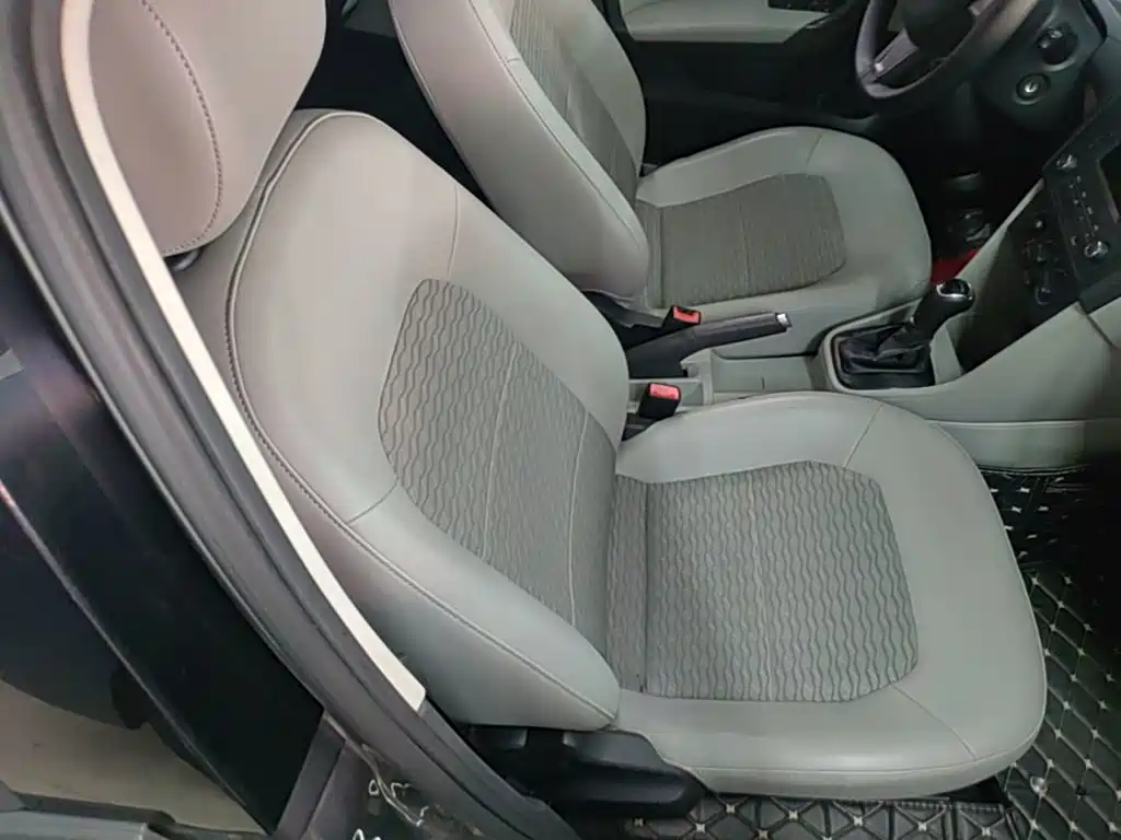 Skoda Rapid — миниатюра 25