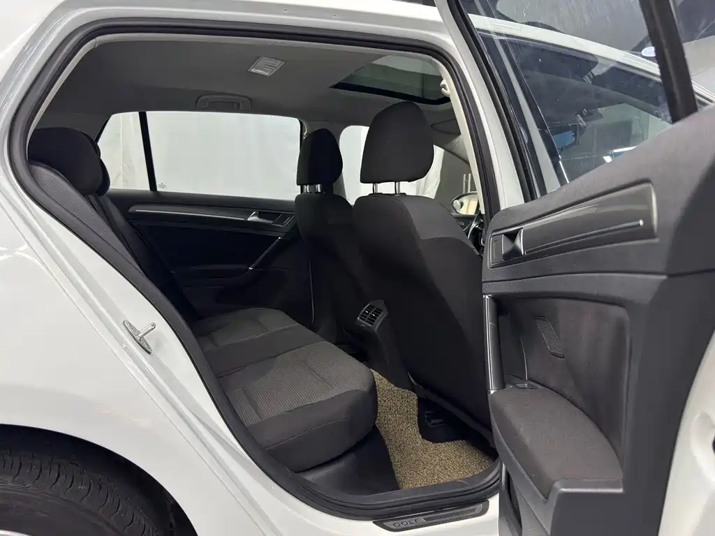 Volkswagen Golf 2016 1.6L AT Comfort