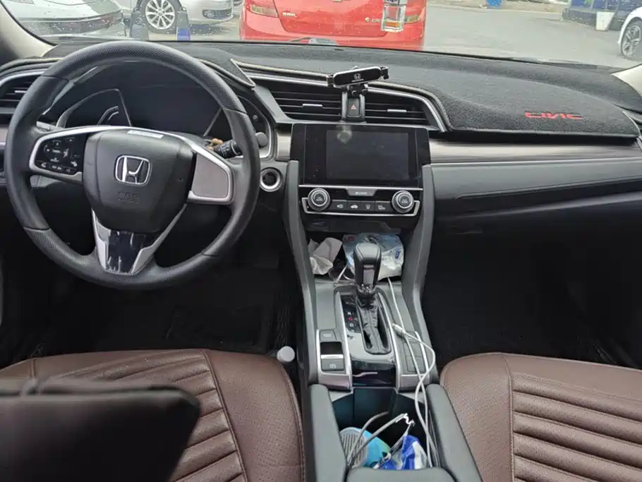 Honda Civic — миниатюра 12