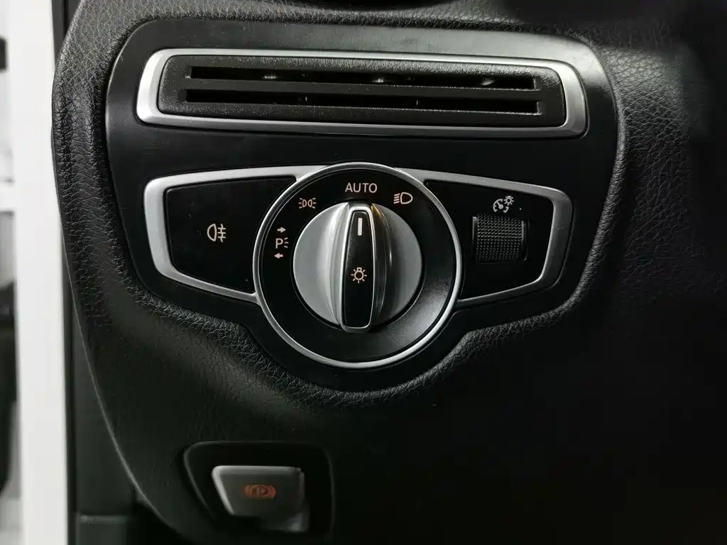 Mercedes-Benz C-Class — миниатюра 21