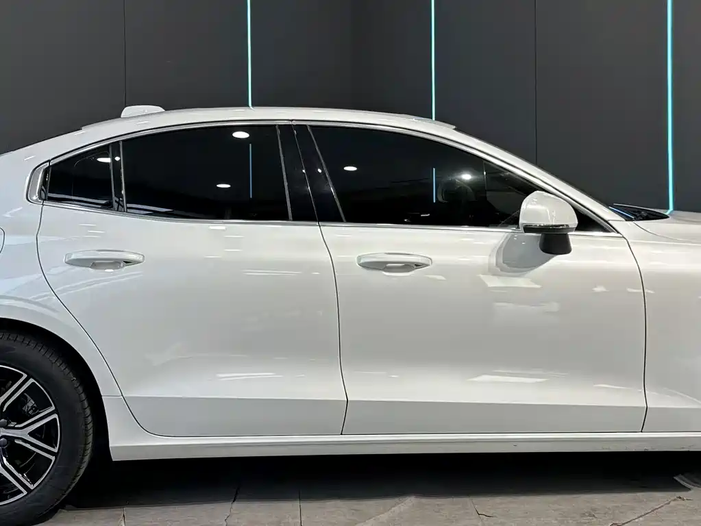 Volvo S60 — миниатюра 5