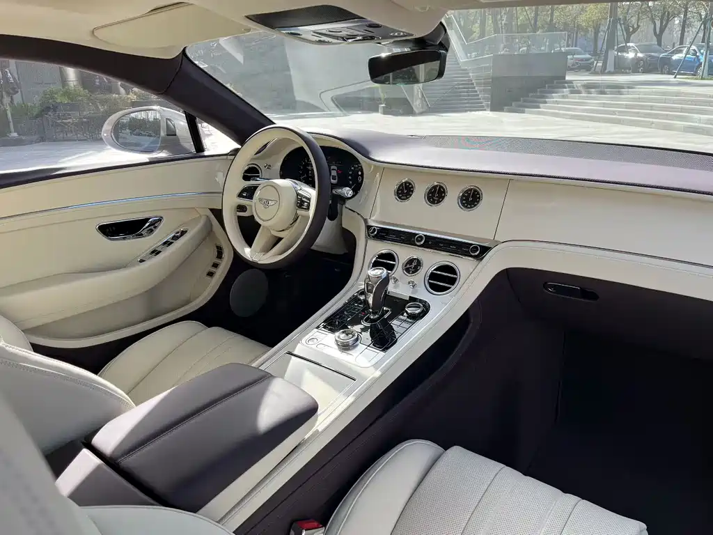 Bentley Continental PHEV 2026 GT