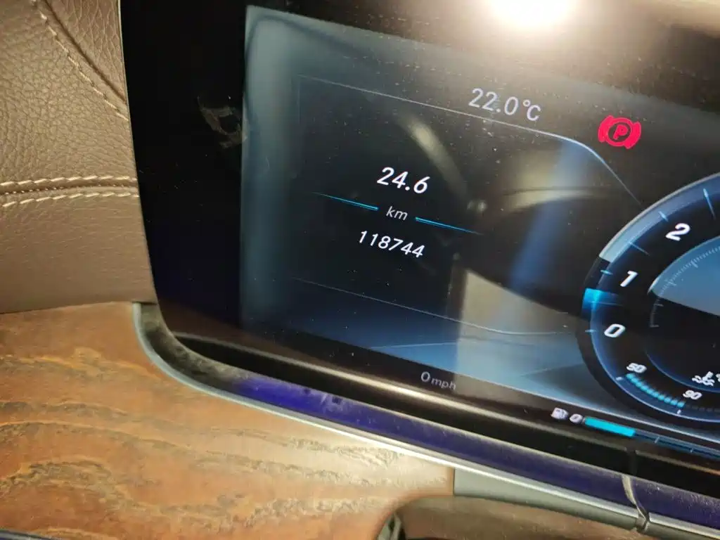 Mercedes-Benz E-Class — миниатюра 13