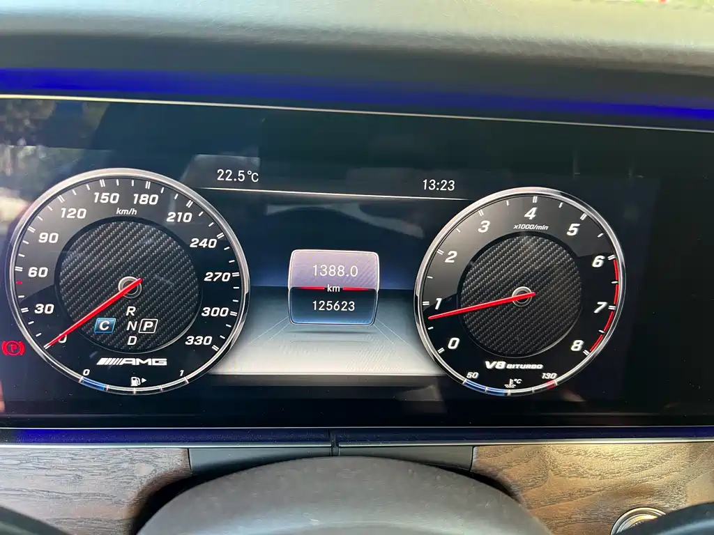 Mercedes-Benz E-Class — миниатюра 4
