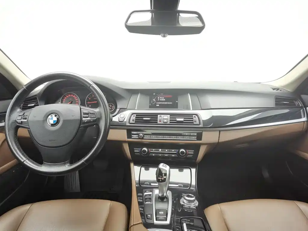BMW 5 Series — миниатюра 5