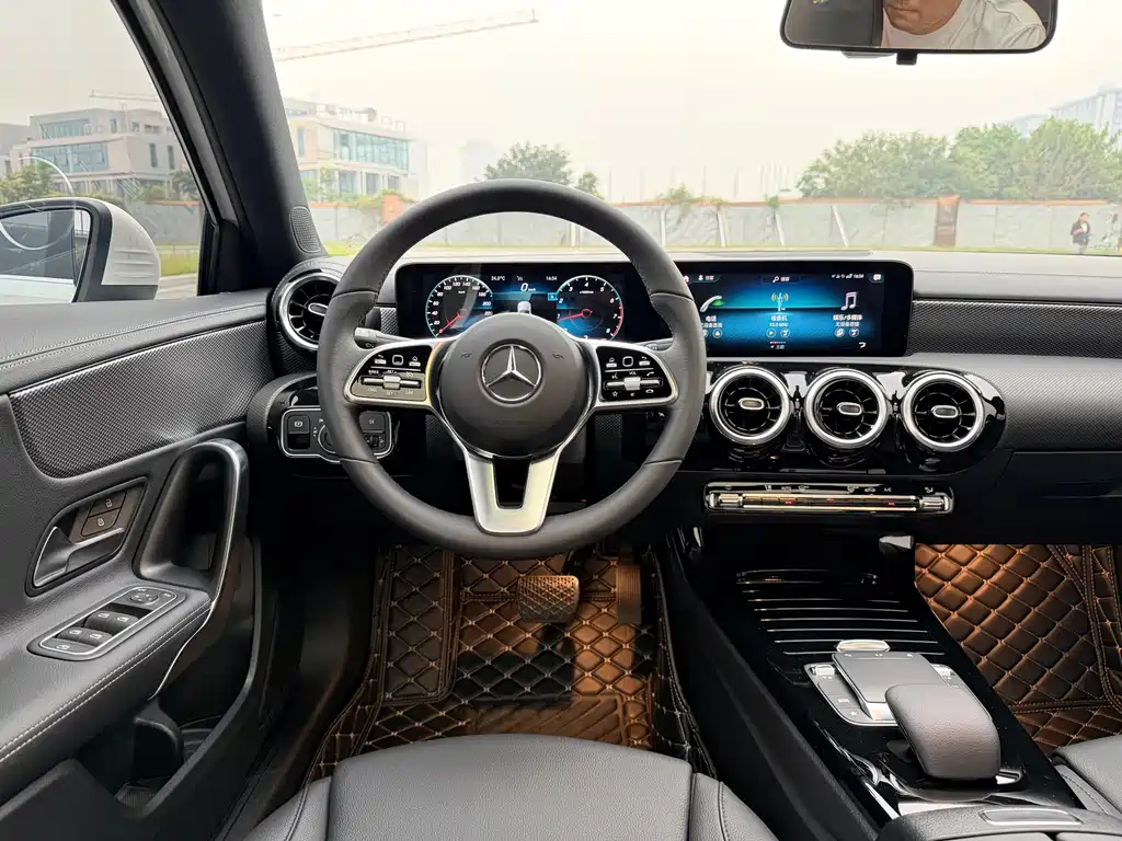 Mercedes-Benz A-Class — миниатюра 8