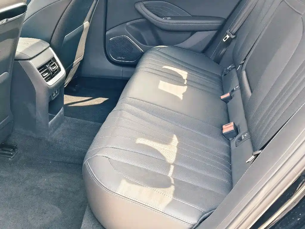 Hongqi Hongqi H5 — миниатюра 13