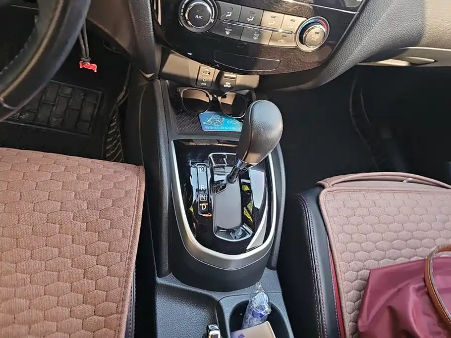 Nissan Qashqai — миниатюра 16