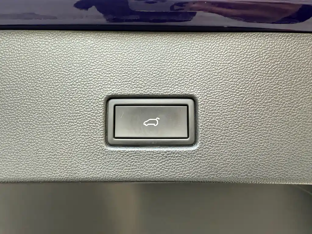 VOLKSWAGEN T ROC EXPLORING SONGS