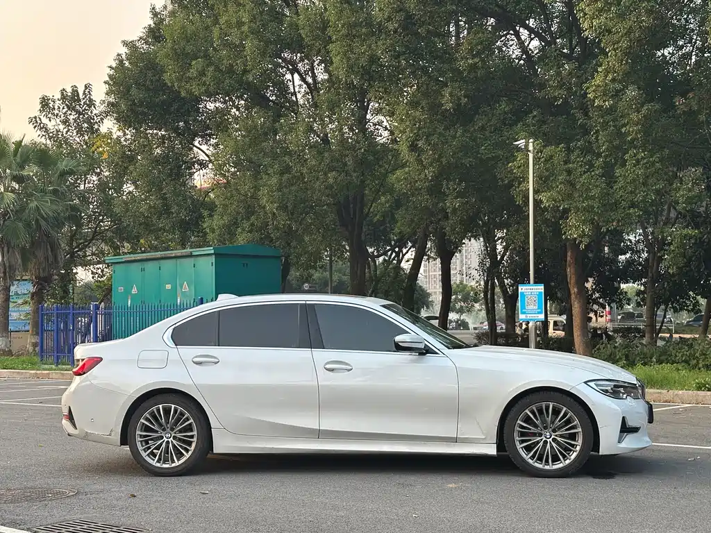 BMW 3 Series — миниатюра 13