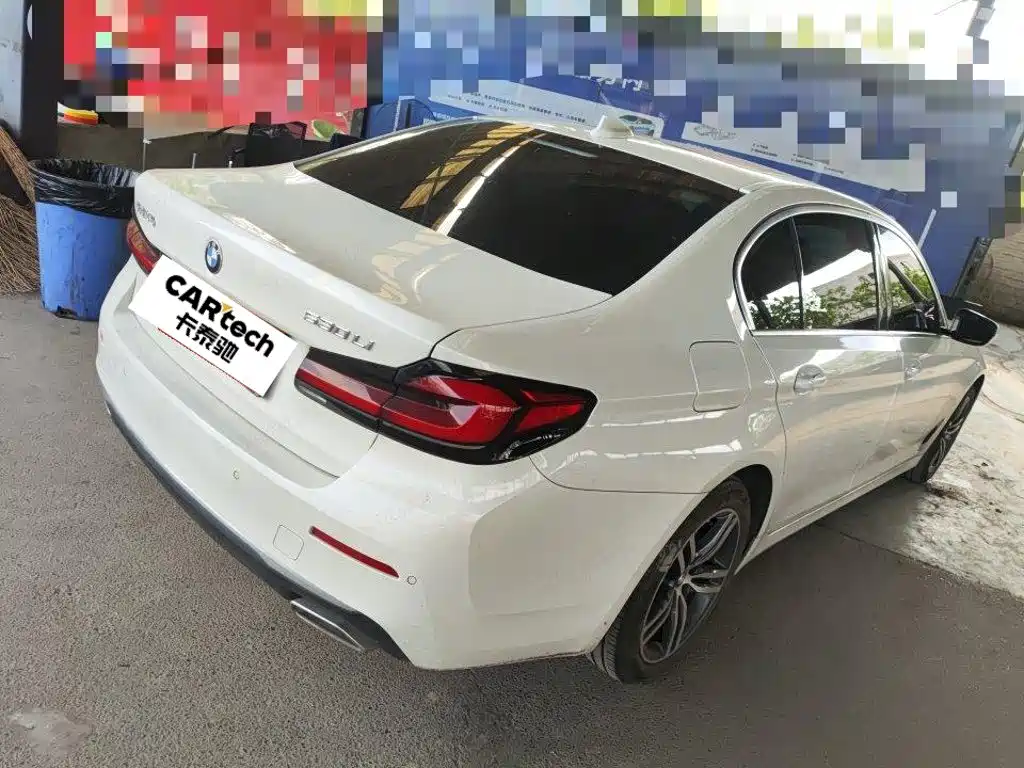 BMW 5 Series — миниатюра 4