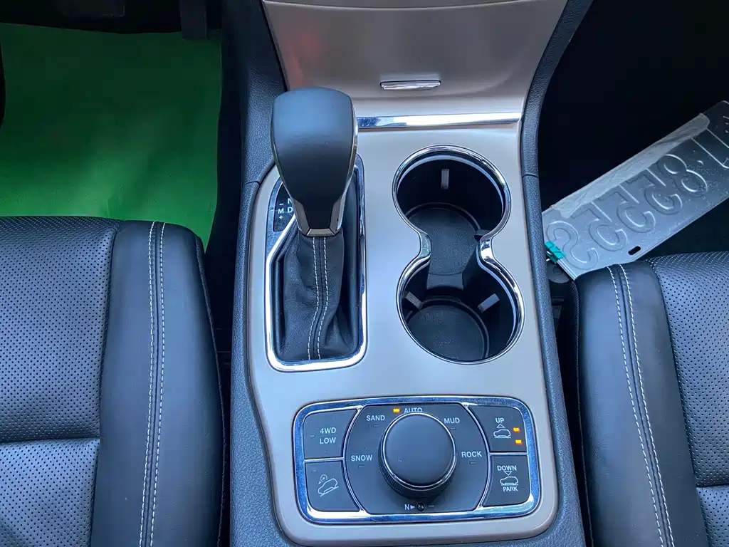 Jeep Grand Cherokee (Import) — миниатюра 15