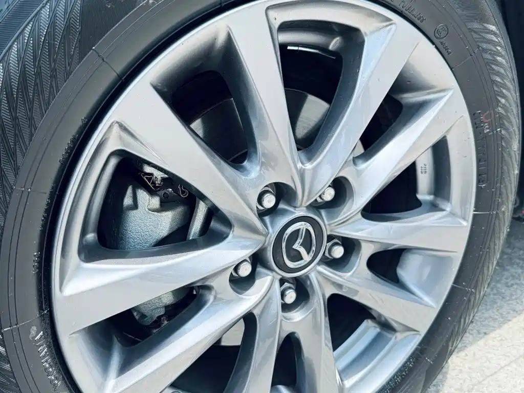 Mazda 3 Axela — миниатюра 18
