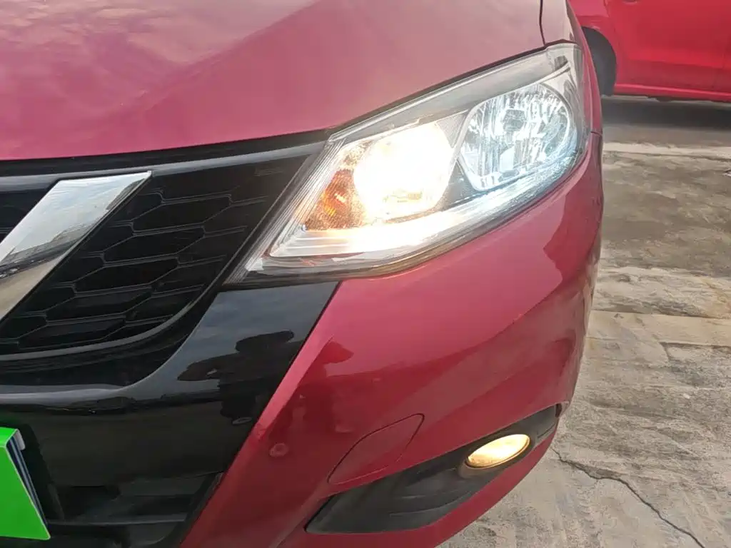 Nissan Tiida — миниатюра 24