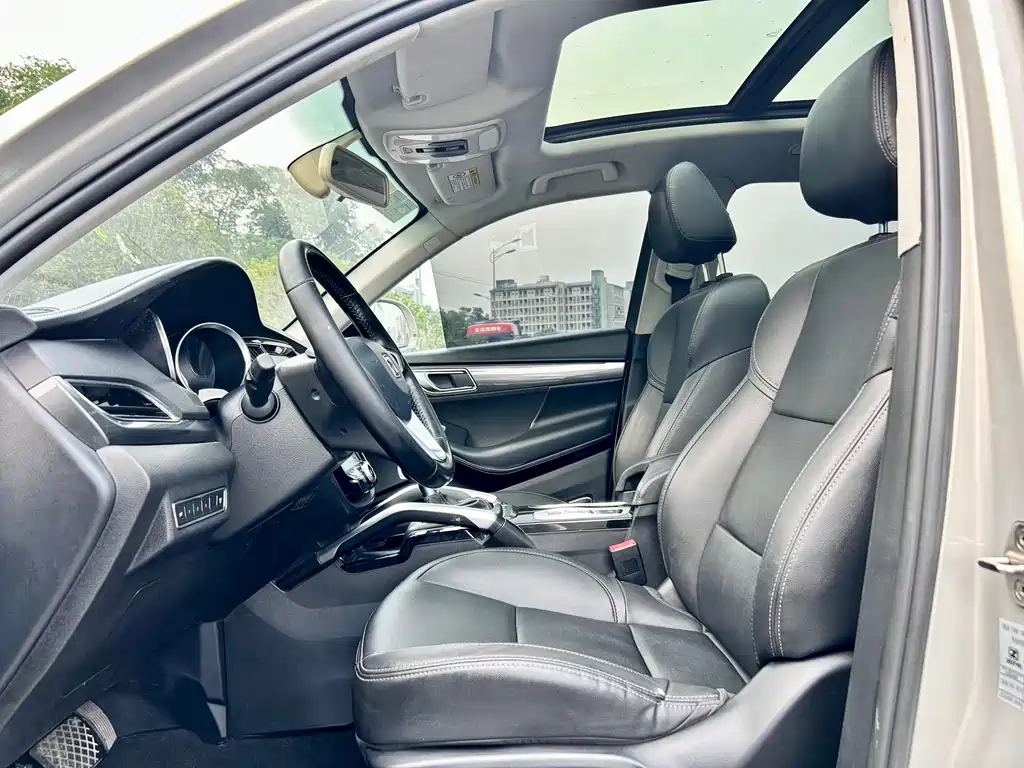 Zotye Zotye SR7 — миниатюра 6