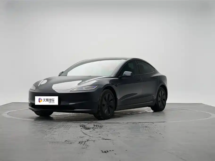 Tesla Model 3 2025