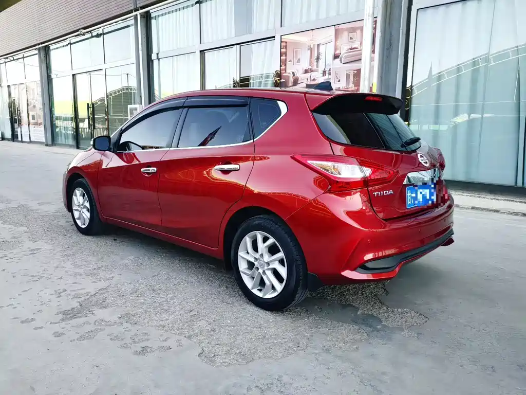 Nissan Tiida — миниатюра 4