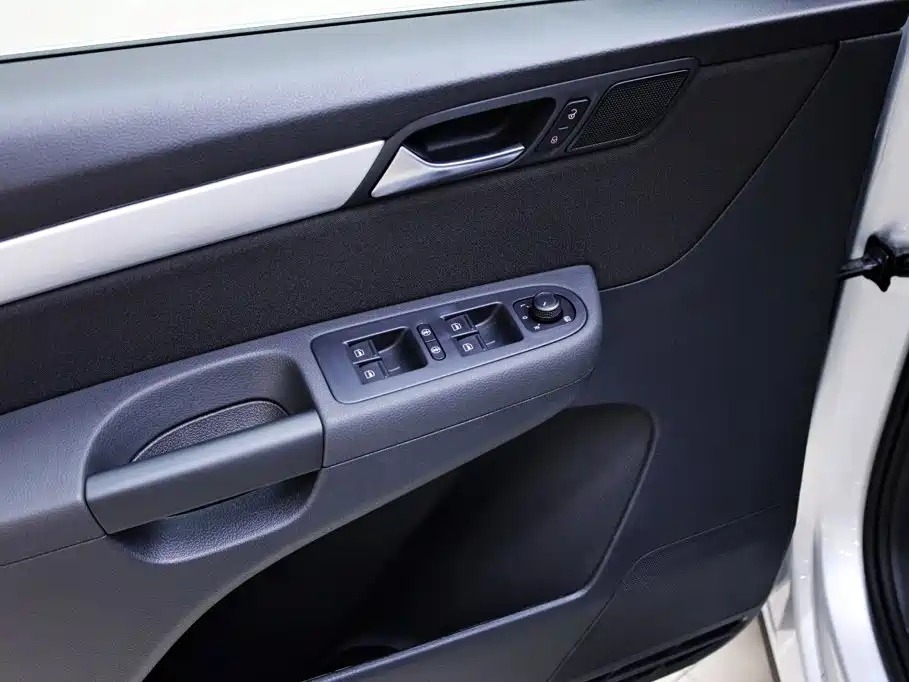 Volkswagen Sharan — миниатюра 17