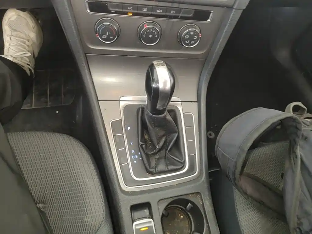 Volkswagen Golf — миниатюра 14