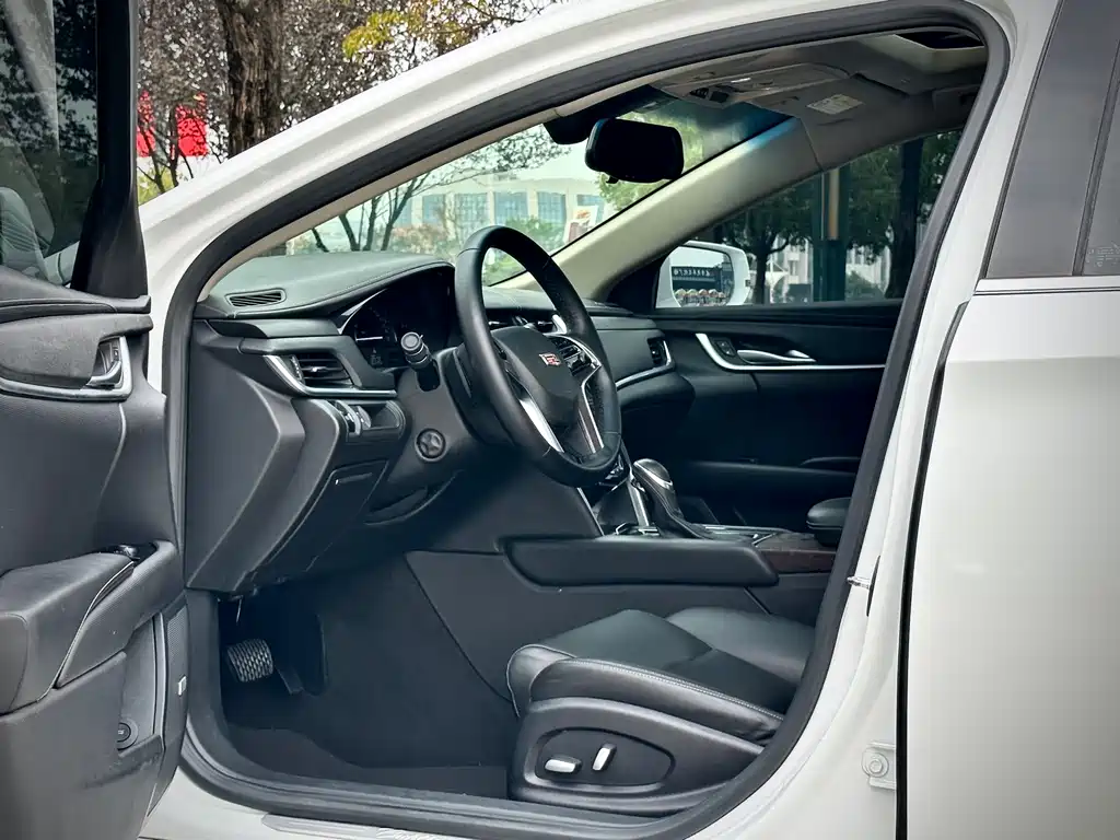 Cadillac XTS — миниатюра 8