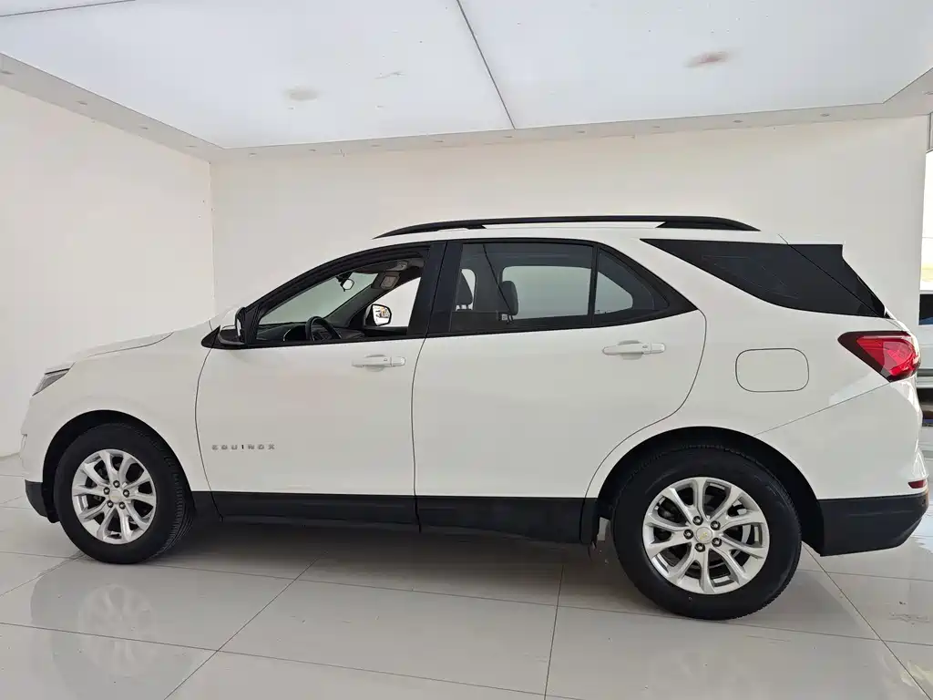 Chevrolet Equinox — миниатюра 30